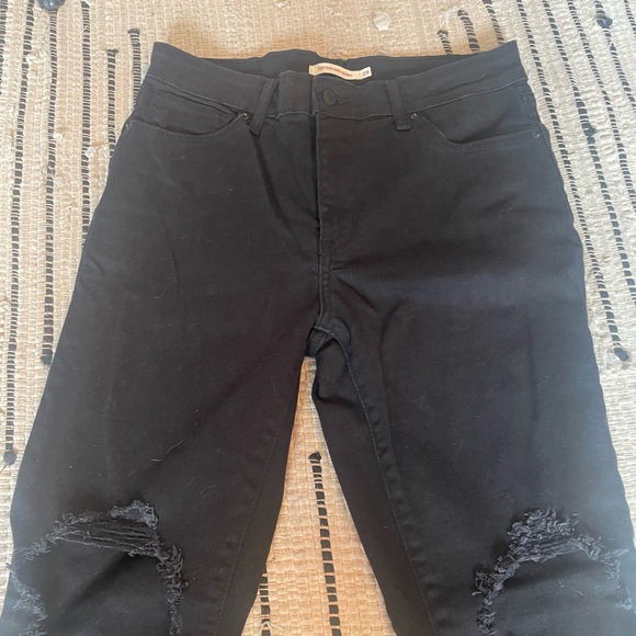 721 High Rise Skinny Levis - Picture 7 of 8